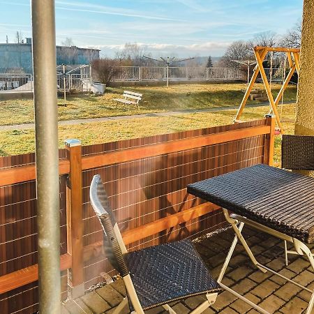 Schoene Wohnung, Eigene Terrasse, Privater Parkplatz, Wi-Fi, Waschmaschine, 3P 开姆尼茨 外观 照片