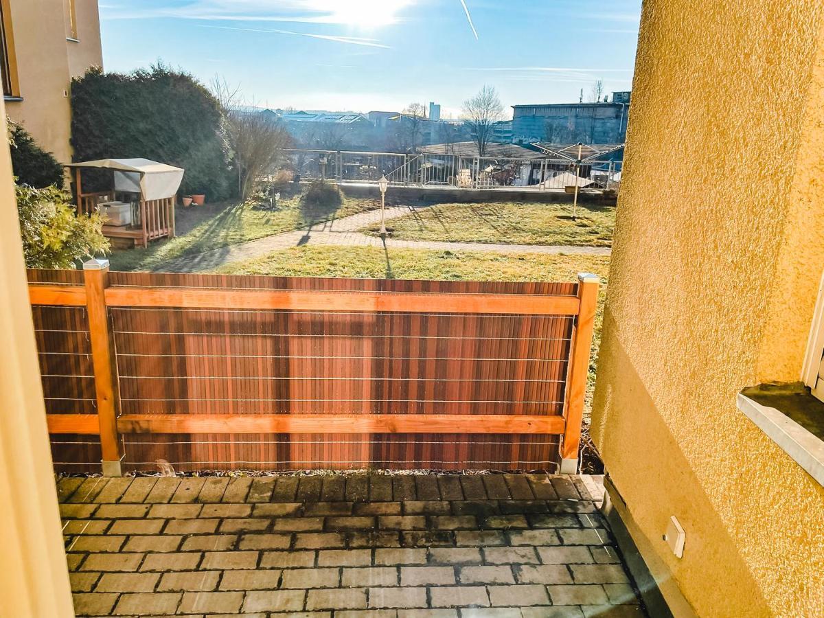 Schoene Wohnung, Eigene Terrasse, Privater Parkplatz, Wi-Fi, Waschmaschine, 3P 开姆尼茨 外观 照片