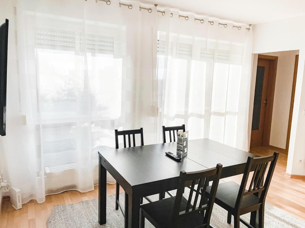 Schoene Wohnung, Eigene Terrasse, Privater Parkplatz, Wi-Fi, Waschmaschine, 3P 开姆尼茨 外观 照片